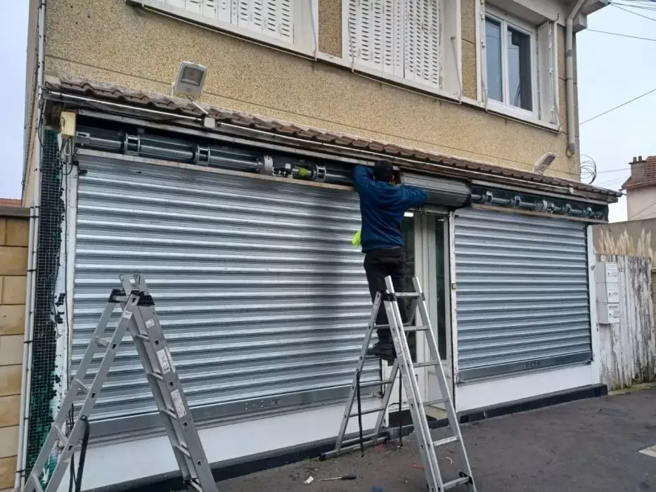 réparer un rideau métallique désaxé à paris 7