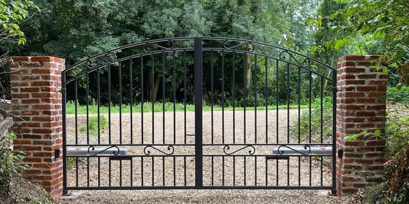 Nettoyer Un Portail En Fer Forgé