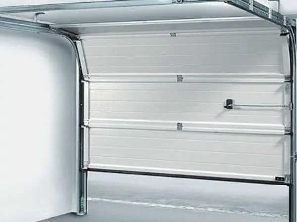 Entretien de porte sectionnelle à Noisiel