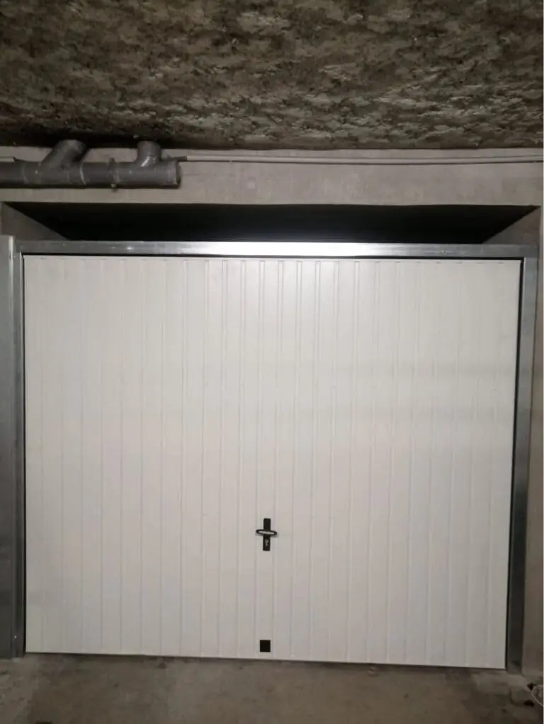 Guide réparation porte de garage basculante