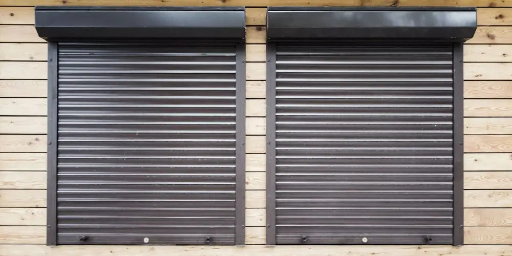 Comment ouvrir un coffre de volet roulant monobloc ?