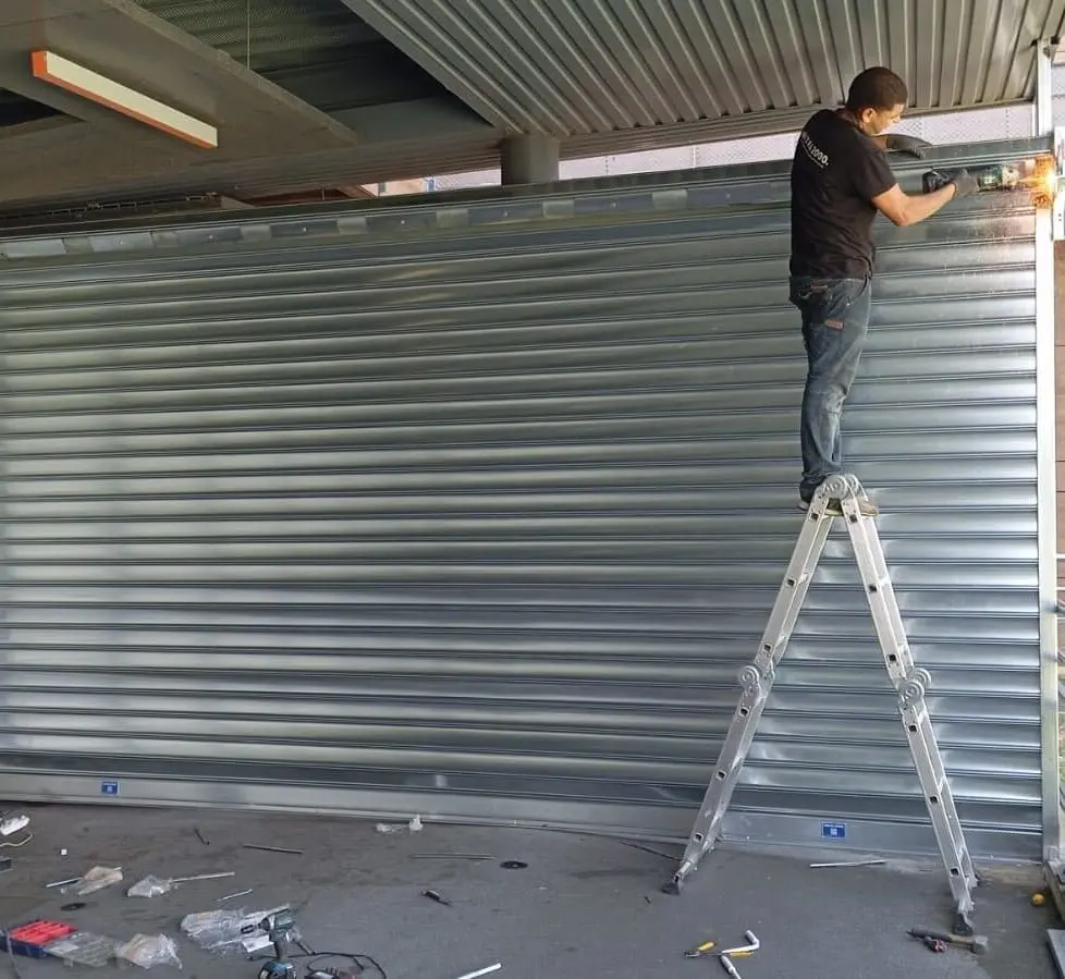 Dépannage rideau métallique 24/7 à Périgny