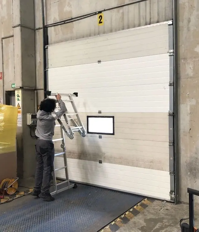 Réparation porte sectionnelle à Bourg-la-Reine