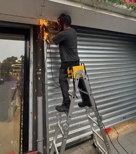 Dépanneur à Paris 12