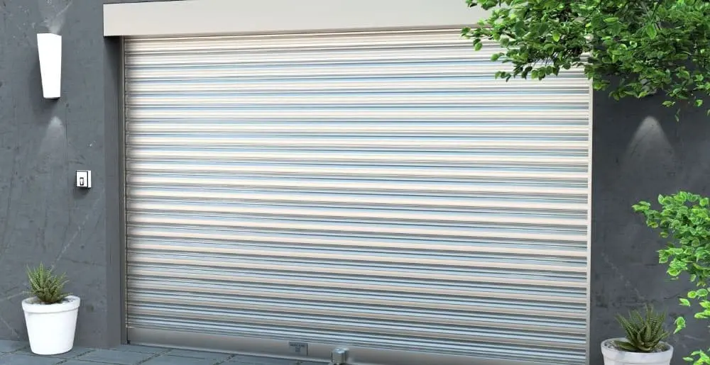 l'installation d'un rideau métallique