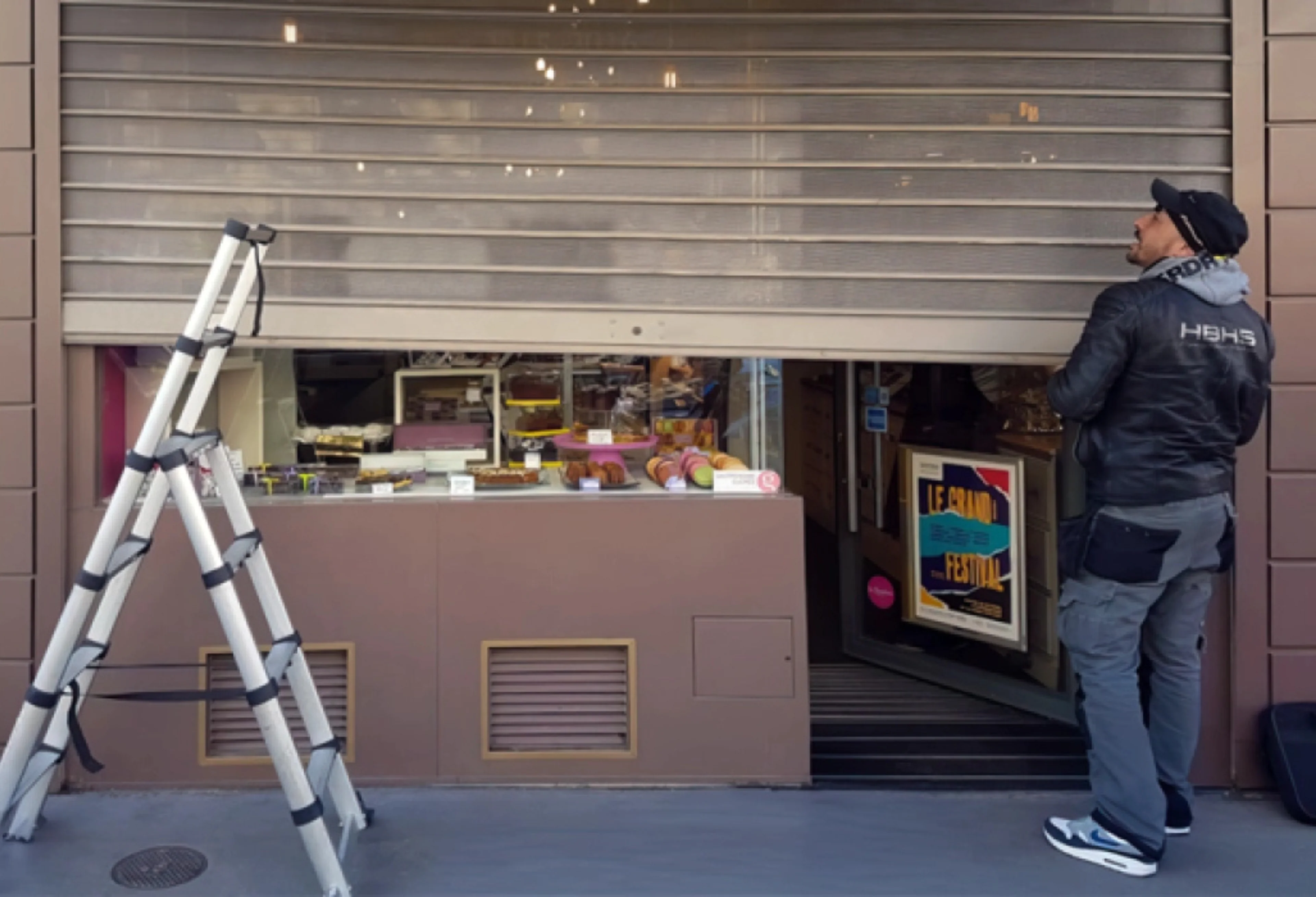 débloquer un rideau métallique