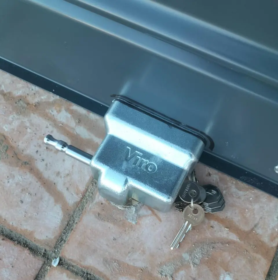 serrure-anti-soulevement-sabot-de-sol