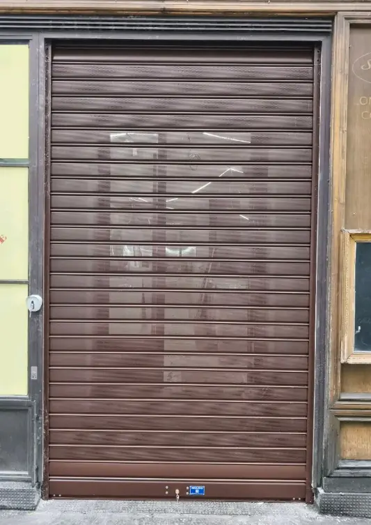 pose-rideau-en-lame-pleine