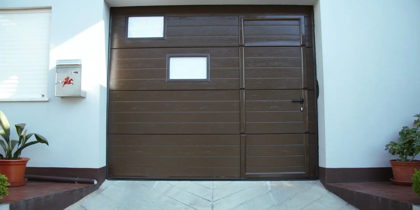 porte de garage avec portillon
