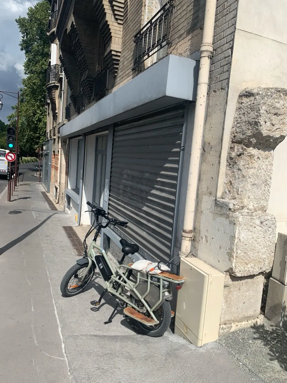 rideau metallique-bloqué fermé 92200-neuilly-sur-seine